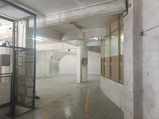 Local comercial en alquiler en Gavarra en Cornellà de Llobregat