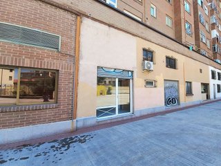Local comercial en alquiler en Antigua Estación FFCC - San Agustín en Burgos
