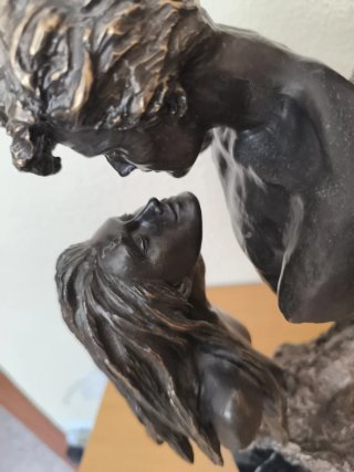 Figura Amor Eterno Bronce