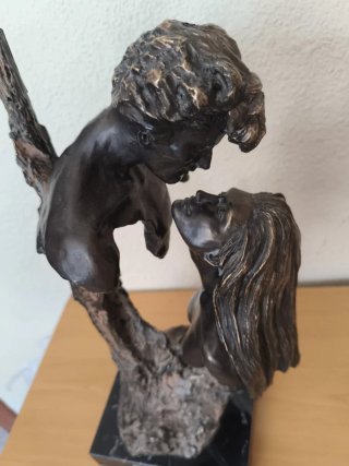 Figura Amor Eterno Bronce
