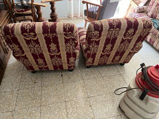 Sofá y 2 sillones a juego