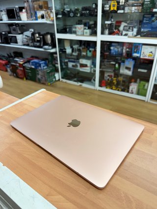 MacBook Air 2019 13” i5 8GB RAM 256GB SSD