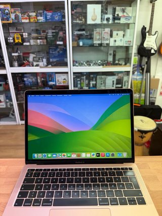 MacBook Air 2019 13” i5 8GB RAM 256GB SSD