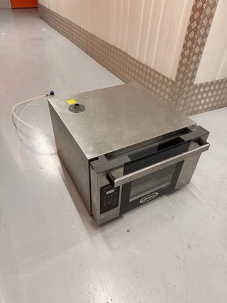 Horno Profesional Unox XEFT-03HS-ELDV-1A