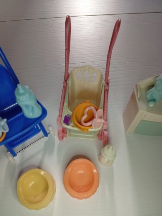 Trattabili. Passeggini e accessori per bambole