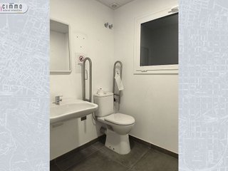 Local comercial en alquiler en Les Tres Torres en Barcelona