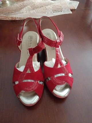 Sandalias Piti Cuiti Rojas y Doradas