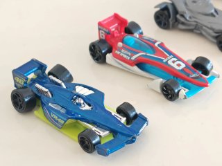 Hot Wheels Winning Formula, Mach 5 e Batmobile