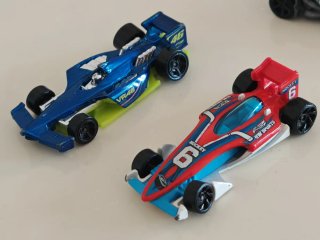 Hot Wheels Winning Formula, Mach 5 e Batmobile