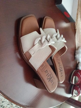 Sandalias teKila blancas y marrones