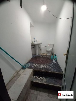 Local comercial en alquiler en Centro - Desierto - Arrontegi en Barakaldo
