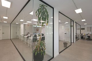 Local comercial en alquiler en Gavarra en Cornellà de Llobregat