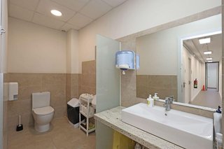 Local comercial en alquiler en Gavarra en Cornellà de Llobregat
