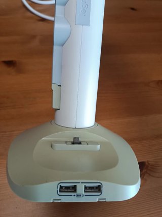 Base Múltiple Legrand con USB y Enchufe