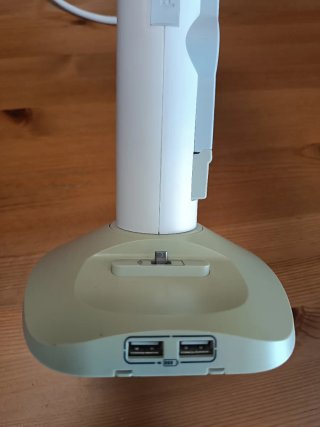 Base Múltiple Legrand con USB y Enchufe