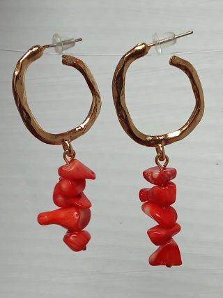 Pendientes Aro Coral Rojo y Acero Dorado