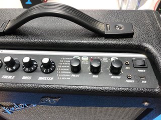 Amplificador fender mustang I V2