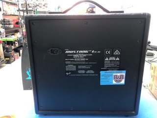 Amplificador fender mustang I V2