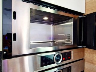 SEMINUEVO Microondas Bosch serie 8