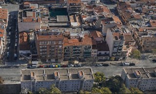 Local comercial en alquiler en Les Arenes - La Grípia  Can Montllor en Terrassa