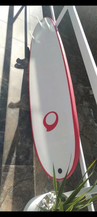 Tabla de surf roja