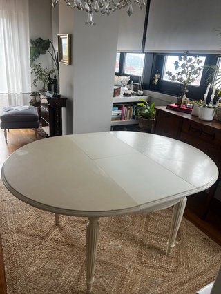Mesa extensible ovalada de madera 4-6 comensales
