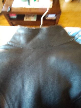 Chaqueta de moto de cuero con protecciones