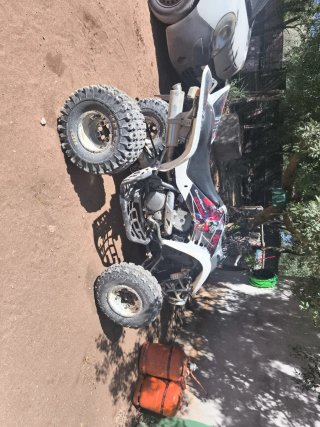 Suzuki LTZ 400 blanco