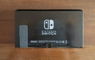 Nintendo Switch V2 + 4 Joy-Cons