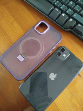 iPhone 11 64GB Morado,para piezas,si enciende