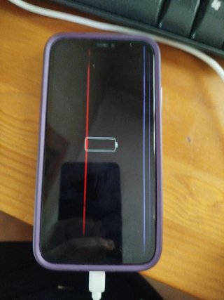 iPhone 11 64GB Morado,para piezas,si enciende