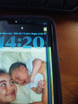 iPhone 11 64GB Morado,para piezas,si enciende