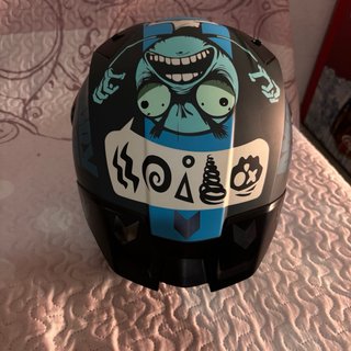 Casco de moto con diseño Angry Face