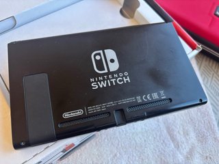 Nintendo Switch Azul y Rojo + Funda de regalo