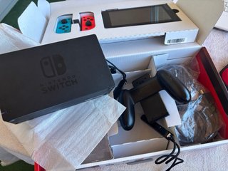 Nintendo Switch Azul y Rojo + Funda de regalo