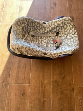 Maxi-Cosi para bebé con funda estampada