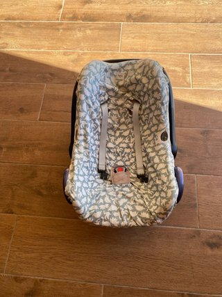 Maxi-Cosi para bebé con funda estampada