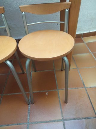 Conjunto Mesa de cocina abatible  y 2 sillas mader