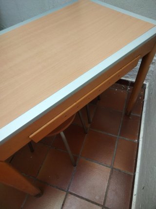 Conjunto Mesa de cocina abatible  y 2 sillas mader