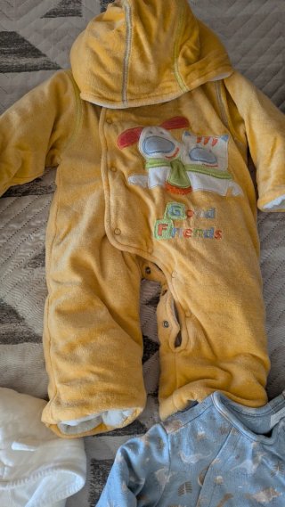 Conjunto Ropa Bebé: Buzos y Cazadoras
