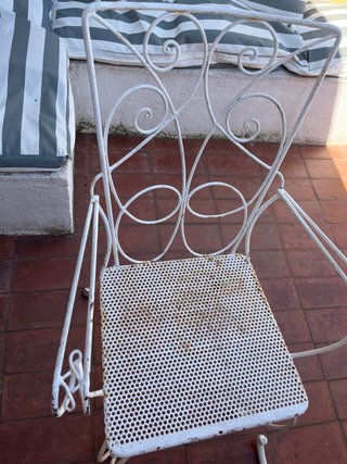 Mesa y 4 sillas de jardín