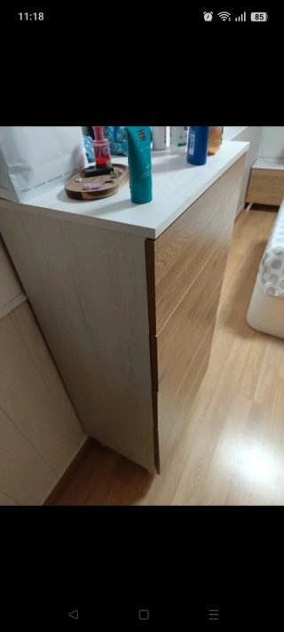 Cómoda de madera con 5 cajones