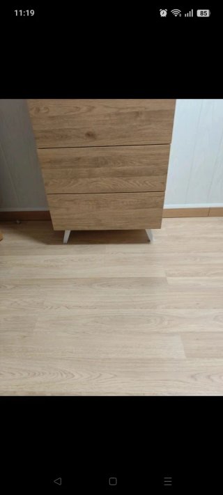 Cómoda de madera con 5 cajones