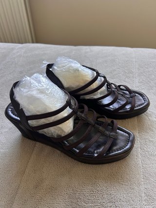 Sandalias cuña tiras elásticas del mismo color