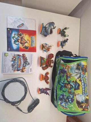 Skylanders Wii Juego + Figuras y Portal