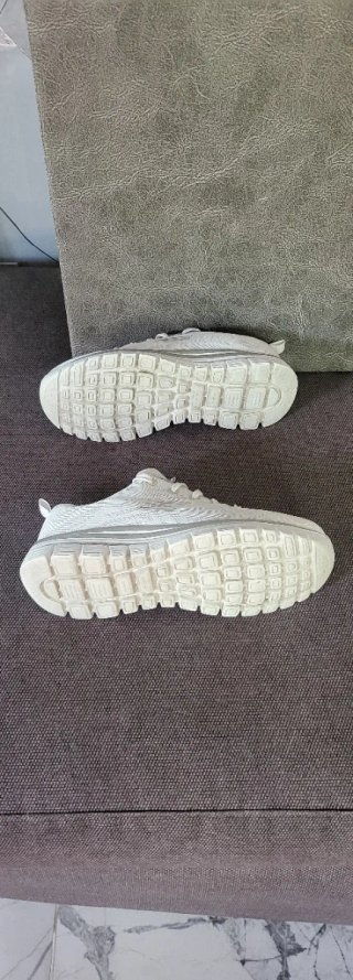 Zapatillas Skechers Talla 37 Blancas y Plateadas
