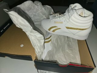 Reebok Freestyle Hi Blancas y Doradas Limited Edit
