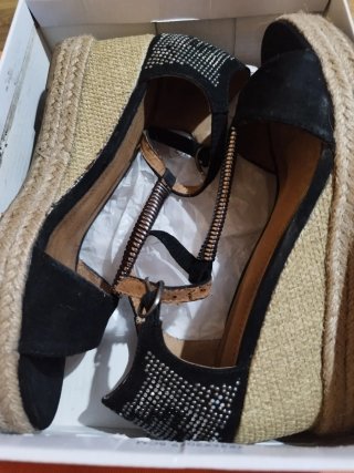 Sandalias cuña esparto negras