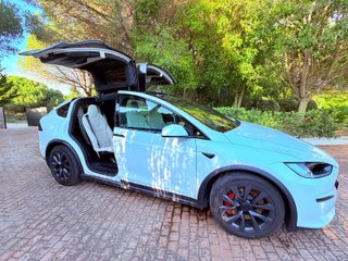 Tesla Model X 2024