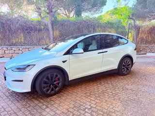 Tesla Model X 2024